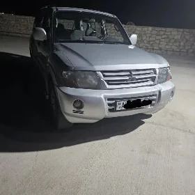 Mitsubishi Pajero 2002