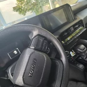 Toyota Land Cruiser Prado 2025