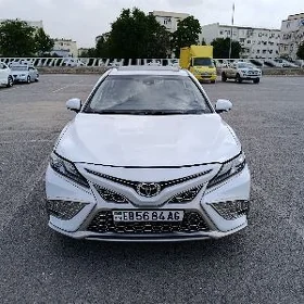 Toyota Camry 2021