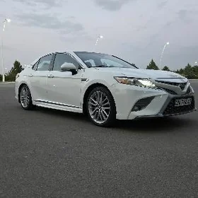Toyota Camry 2018