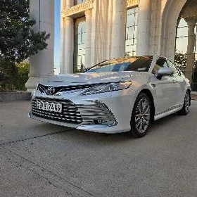 Toyota Camry 2021
