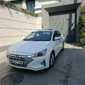 Hyundai Elantra 2020