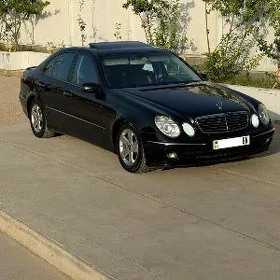 Mercedes-Benz E320 2005