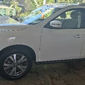 Nissan Pathfinder 2020