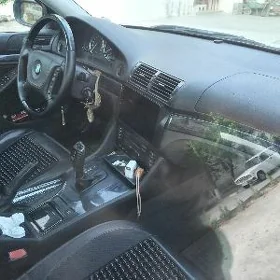 BMW E39 2002
