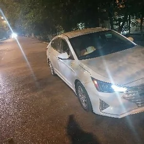 Hyundai Elantra 2020
