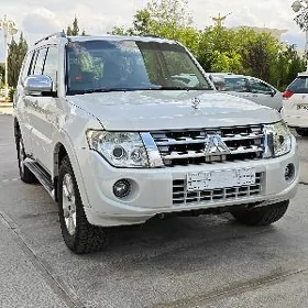 Mitsubishi Pajero 2013
