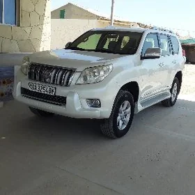 Toyota Land Cruiser Prado 2013