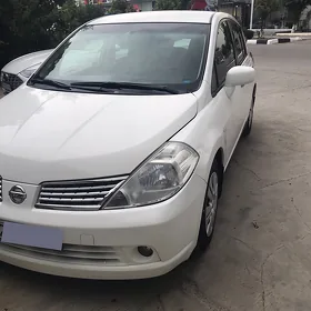 Nissan Tiida 2008