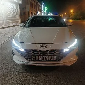 Hyundai Elantra 2022