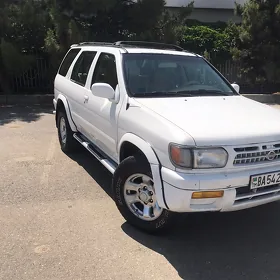 Nissan Pathfinder 1996