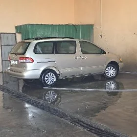 Toyota Sienna 2002