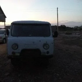 UAZ 452 1987