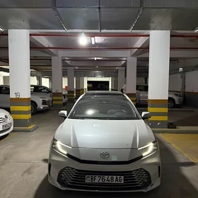 Toyota Camry 2025