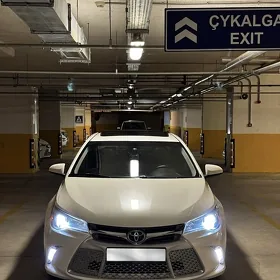 Toyota Camry 2016