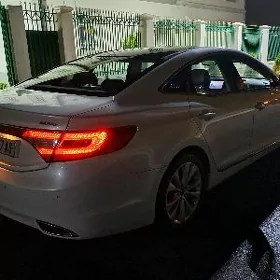 Hyundai Grandeur 2012