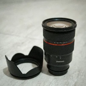 SONY SAMYANG obyektiv
