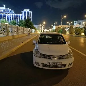 Nissan Versa 2012