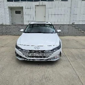 Hyundai Elantra 2022