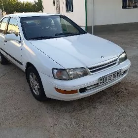 Nissan Sunny 2000