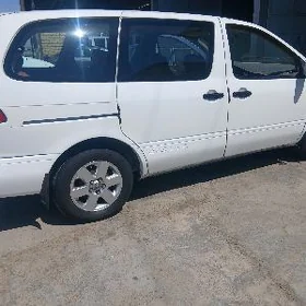 Toyota Sienna 2001