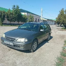 Toyota Avensis 2002