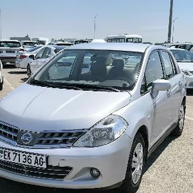 Nissan Tiida 2008