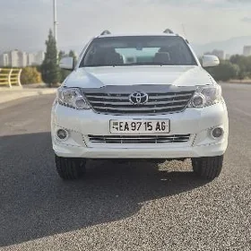 Toyota Fortuner 2014