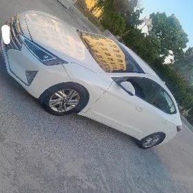 Hyundai Elantra 2020