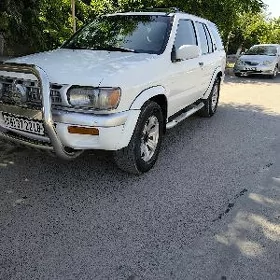 Nissan Pathfinder 1998