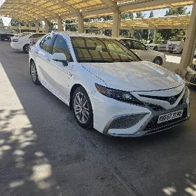 Toyota Camry 2021