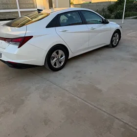 Hyundai Elantra 2021
