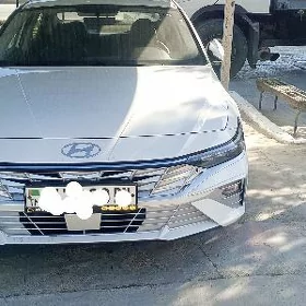 Hyundai Elantra 2025
