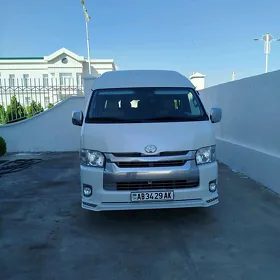 Toyota Hiace 2015