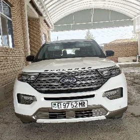 Ford Explorer 2023