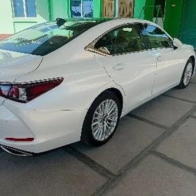 Lexus ES 350 2023
