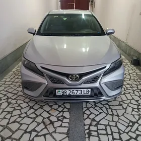 Toyota Camry 2019