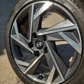 2025 Hýundai Elantra Radnoý 17