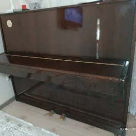Продаю пианино