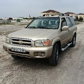 Nissan Pathfinder 2000