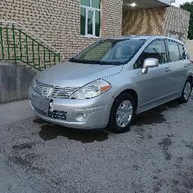 Nissan Versa 2010
