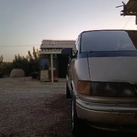 Toyota Previa 1990