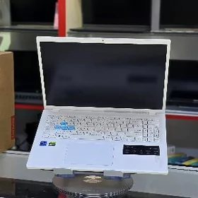 NITRO i7/DDR5/4050 8GB