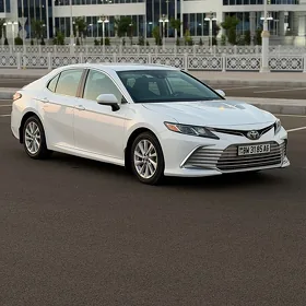 Toyota Camry 2021