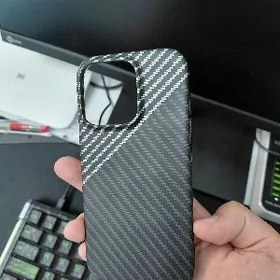 Iphone 16 pro cehol