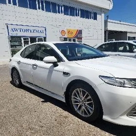 Toyota Camry 2018