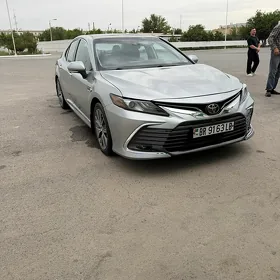 Toyota Camry 2021
