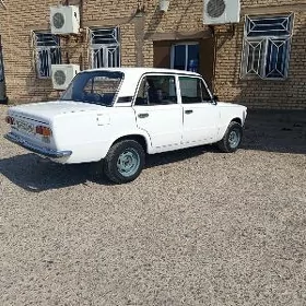 Lada 2104 1986