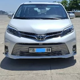 Toyota Sienna 2018