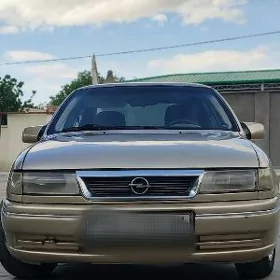 Opel Vectra 1990